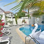 Отель Sirena Palace Family