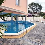 Sirena Palace Family Отель Обзор