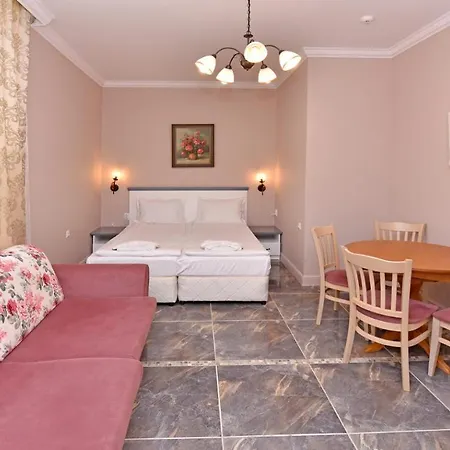 Sirena Palace Family 酒店