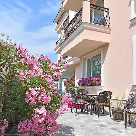 Sirena Palace Family 3* אובזור