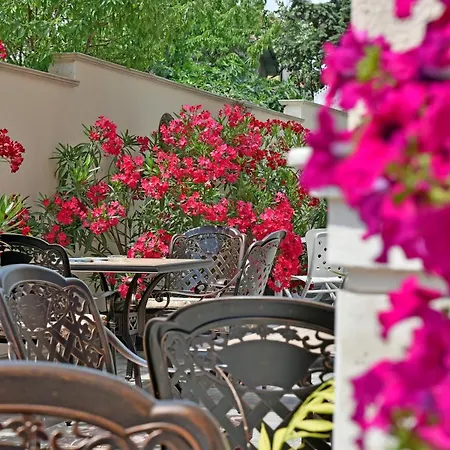 Sirena Palace Family Hotel 3*