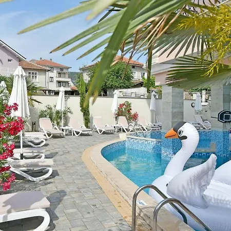 מלון Sirena Palace Family