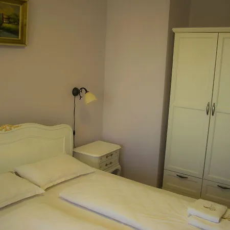 מלון Sirena Palace Family 3*