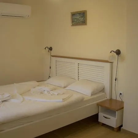 Sirena Palace Family מלון 3*