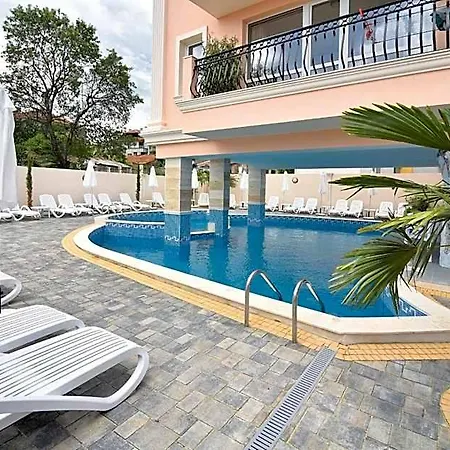 Sirena Palace Family Hotel 3*