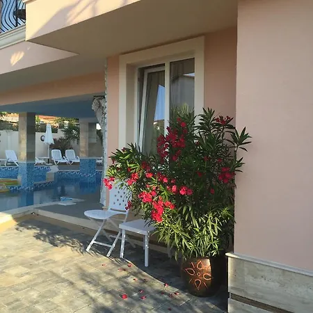 מלון Sirena Palace Family