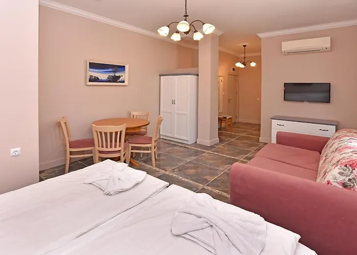 сирена палас Ceмеен Обзор