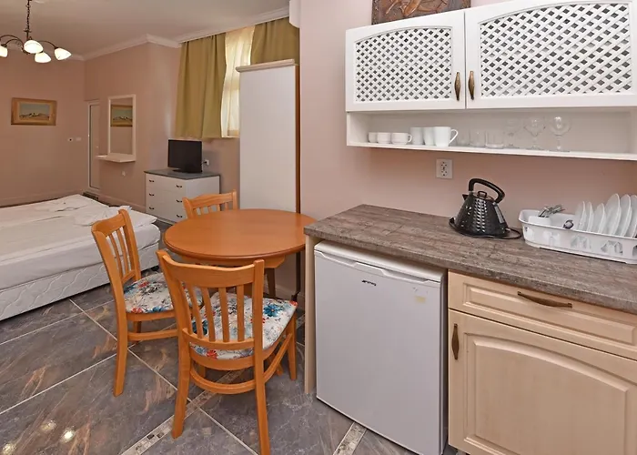 сирена палас Ceмеен