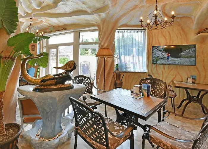 сирена палас Ceмеен Хотел