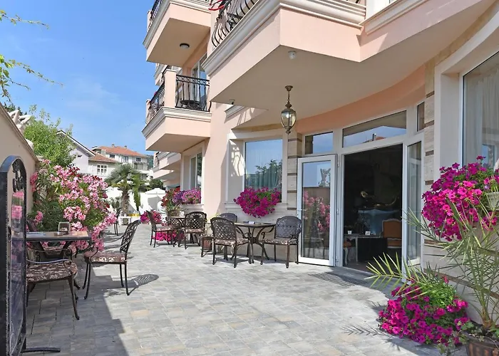 сирена палас Ceмеен Хотел 3*