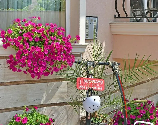 сирена палас Ceмеен Хотел