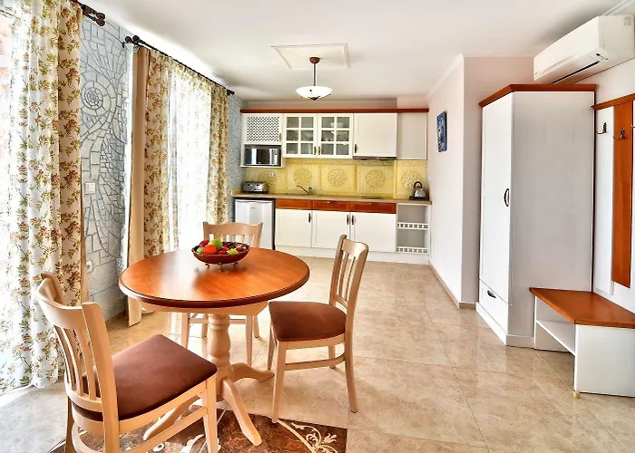 Хотел сирена палас Ceмеен