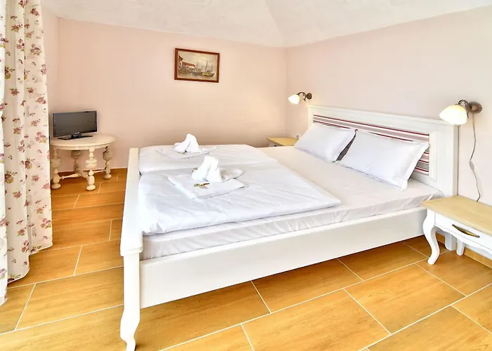 сирена палас Ceмеен Хотел Обзор