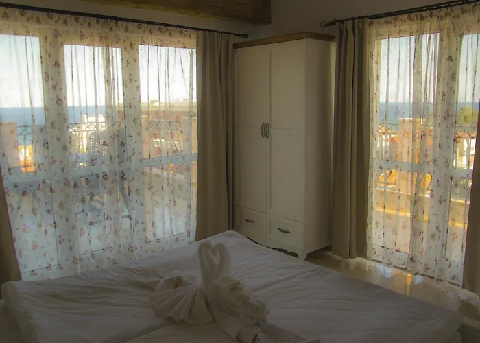 сирена палас Ceмеен Обзор