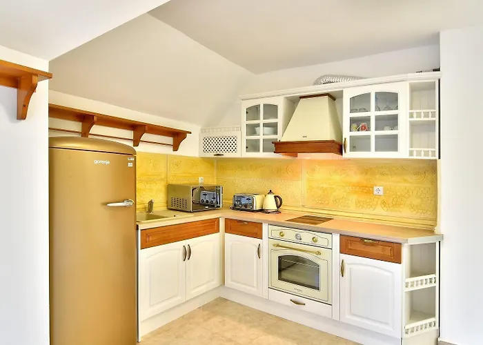 сирена палас Ceмеен Обзор