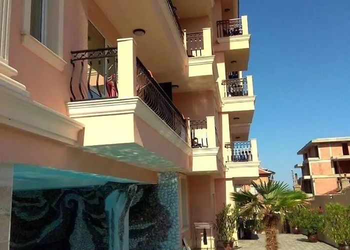 сирена палас Ceмеен Хотел Обзор