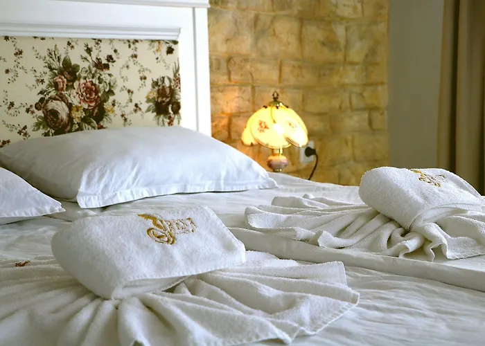 сирена палас Ceмеен Хотел