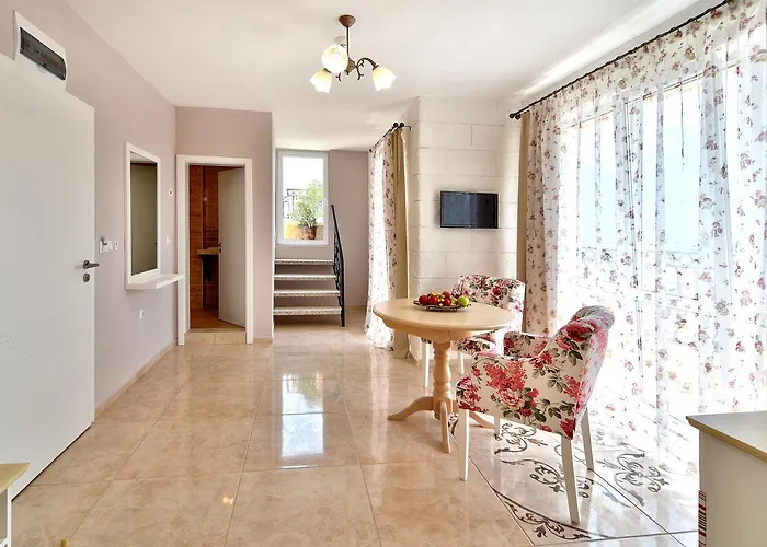 сирена палас Ceмеен Обзор