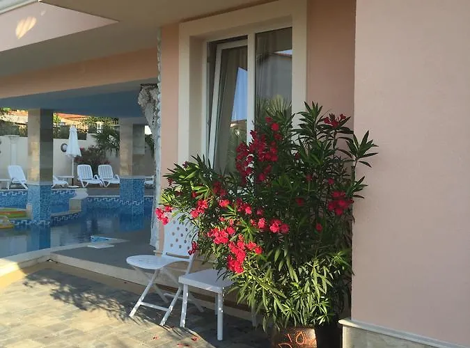 Хотел сирена палас Ceмеен