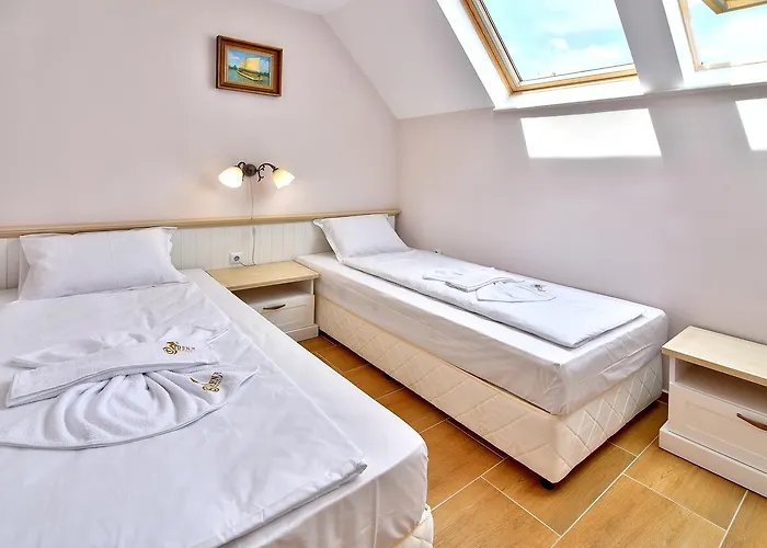 сирена палас Ceмеен Хотел