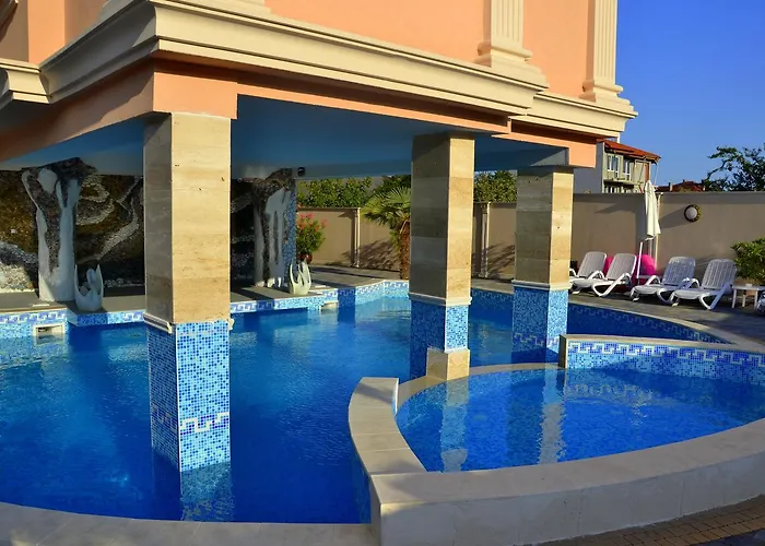 Хотел сирена палас Ceмеен Обзор