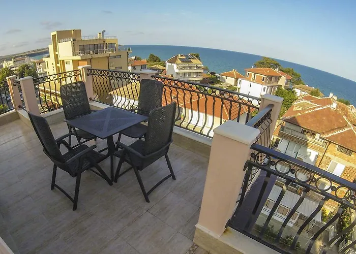 сирена палас Ceмеен Хотел